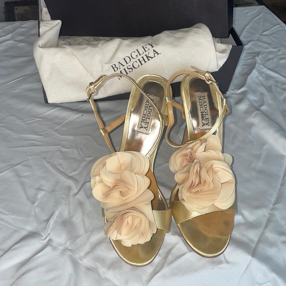 Badgley Mischka Radner in gold - Picture 1 of 9